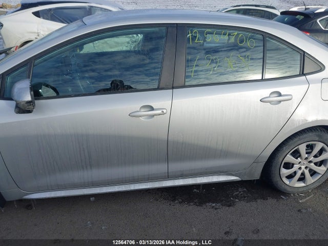 12564706 :رقم المزاد ، 5YFBPMBE4NP320682 vin ، 2022 Toyota Corolla Le/xle مزاد بيع