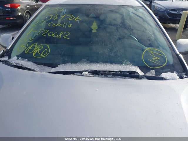 12564706 :رقم المزاد ، 5YFBPMBE4NP320682 vin ، 2022 Toyota Corolla Le/xle مزاد بيع