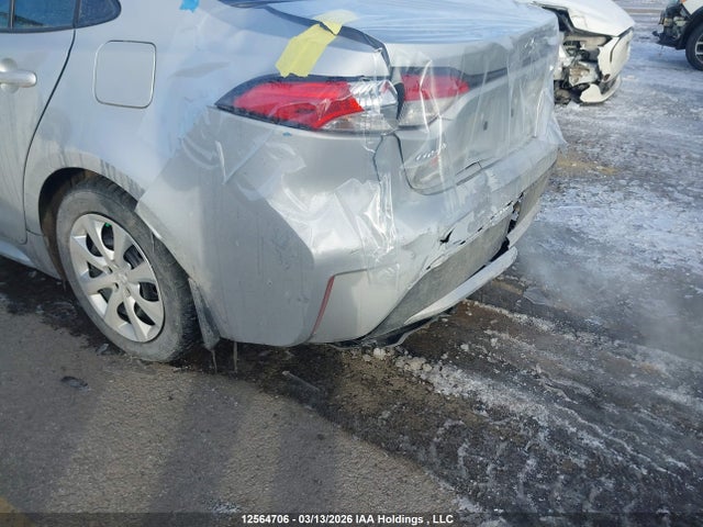 12564706 :رقم المزاد ، 5YFBPMBE4NP320682 vin ، 2022 Toyota Corolla Le/xle مزاد بيع