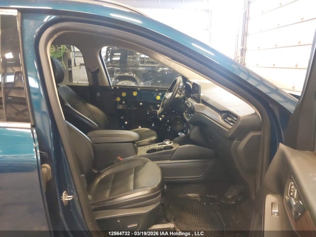 12564732 :رقم المزاد ، 1FMCU9DZ3LUA87531 vin ، 2020 Ford Escape Titanium مزاد بيع