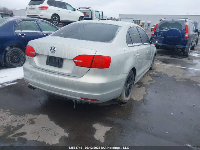 2011 Volkswagen Jetta 2.0l Trendline/2.0l Trendline+ მანქანა იყიდება აუქციონზე, vin: 3VW2K7AJ5BM021068, აუქციონის ნომერი: 12564746