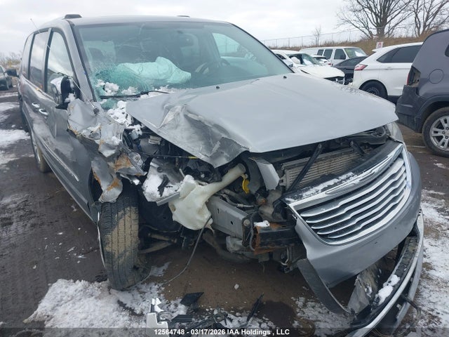 2C4RC1GG6FR738939 Chrysler Town &amp; Country