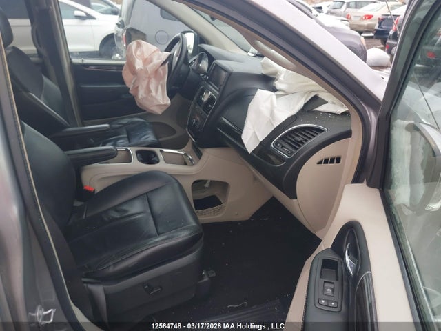 2C4RC1GG6FR738939 Chrysler Town &amp; Country