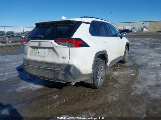 2T3R1RFV3RC397421 Toyota Rav4 Xle/xle Premium