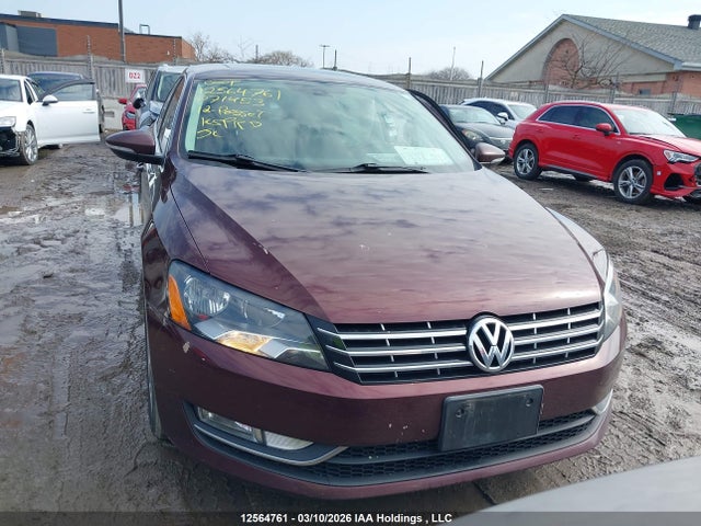 2012 Volkswagen Passat 2.5l Highline მანქანა იყიდება აუქციონზე, vin: 1VWCH7A36CC071453, აუქციონის ნომერი: 12564761