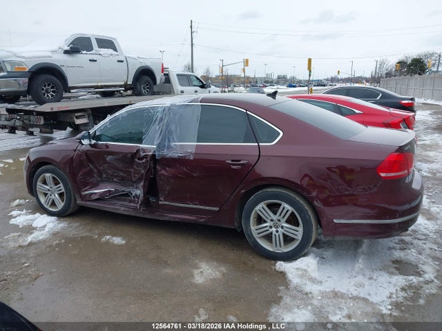 2012 Volkswagen Passat 2.5l Highline მანქანა იყიდება აუქციონზე, vin: 1VWCH7A36CC071453, აუქციონის ნომერი: 12564761