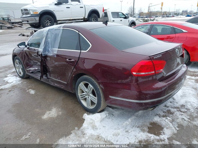 2012 Volkswagen Passat 2.5l Highline მანქანა იყიდება აუქციონზე, vin: 1VWCH7A36CC071453, აუქციონის ნომერი: 12564761