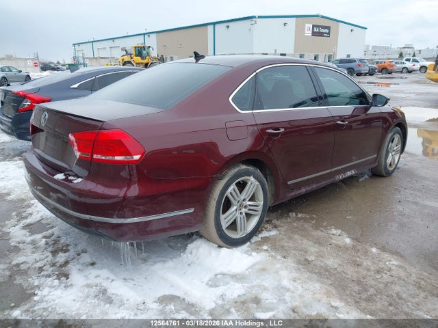 2012 Volkswagen Passat 2.5l Highline მანქანა იყიდება აუქციონზე, vin: 1VWCH7A36CC071453, აუქციონის ნომერი: 12564761