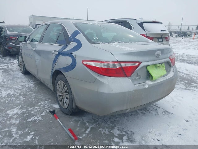 12564765 :رقم المزاد ، 4T1BF1FK4HU426067 vin ، 2017 Toyota Camry Le/xle/se/xse مزاد بيع