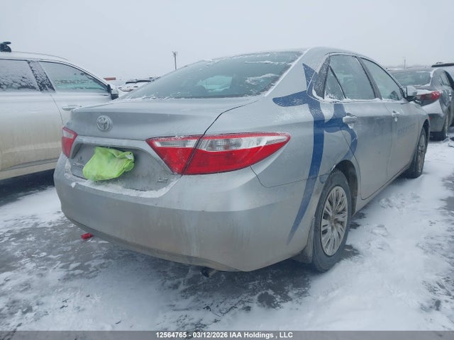12564765 :رقم المزاد ، 4T1BF1FK4HU426067 vin ، 2017 Toyota Camry Le/xle/se/xse مزاد بيع