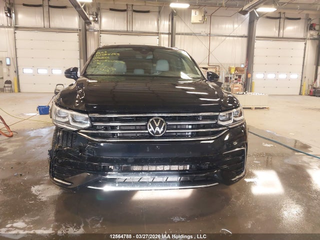 2023 Volkswagen Tiguan Highline R-line მანქანა იყიდება აუქციონზე, vin: 3VV4B7AX0PM112886, აუქციონის ნომერი: 12564788