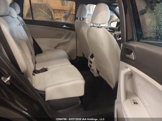 2023 Volkswagen Tiguan Highline R-line მანქანა იყიდება აუქციონზე, vin: 3VV4B7AX0PM112886, აუქციონის ნომერი: 12564788