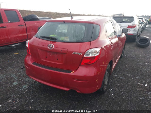 12564861 :رقم المزاد ، 2T1KU4EE9EC135077 vin ، 2014 Toyota Matrix مزاد بيع