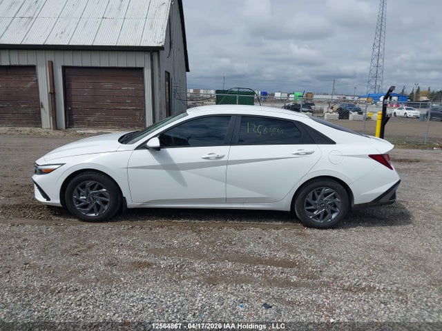 KMHLM4DG1SU083283 Hyundai Elantra Preferred