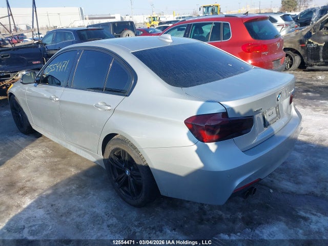 BMW 330i Xdrive 2018 WBA8D9C58JA616251 Image 3