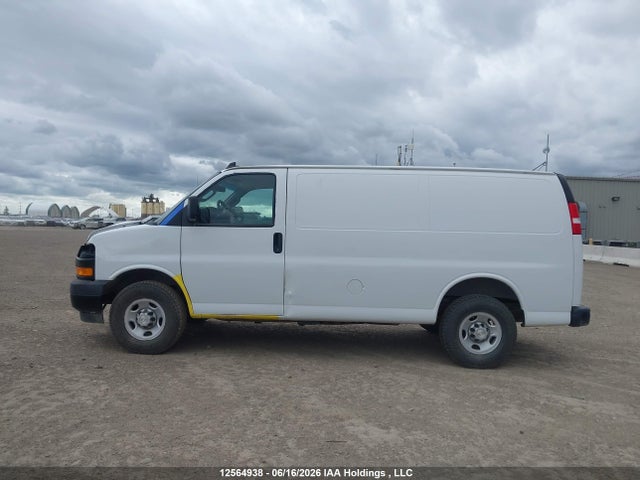 2021 Chevrolet Express G2500 მანქანა იყიდება აუქციონზე, vin: 1GCWGAFP1M1176569, აუქციონის ნომერი: 12564938