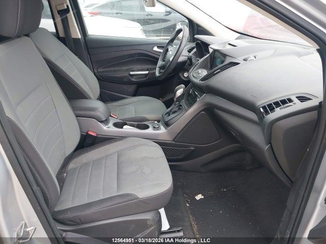 Продажа на аукционе авто 2016 Ford Escape Se, vin: 1FMCU9GX9GUA46627, номер лота: 12564951
