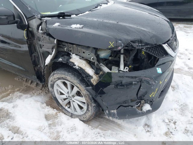 JN1BJ1CP8KW213804 Nissan Qashqai S 4dr2wd