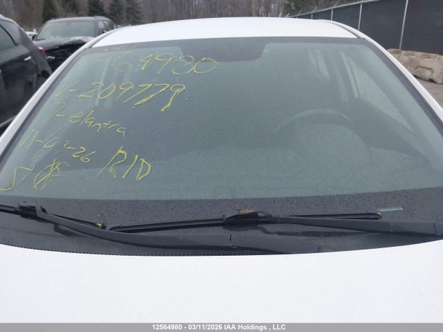 KMHD84LF1HU209779 Hyundai ELANTRA GL