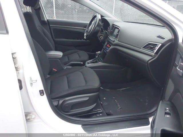 KMHD84LF1HU209779 Hyundai ELANTRA GL