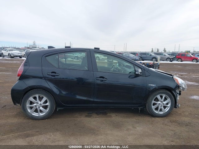 JTDKDTB31G1127625 Toyota PRIUS C