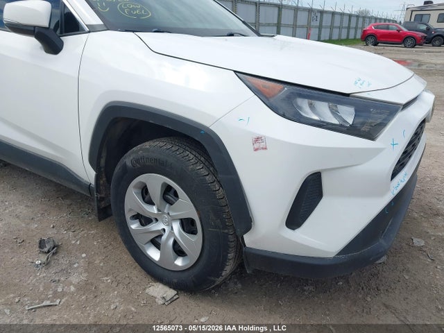 12565073 :رقم المزاد ، 2T3B1RFV7MC216864 vin ، 2021 Toyota Rav4 Le مزاد بيع
