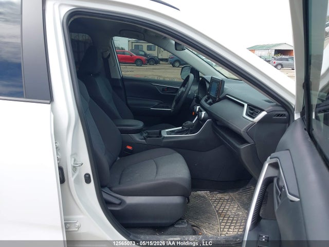 12565073 :رقم المزاد ، 2T3B1RFV7MC216864 vin ، 2021 Toyota Rav4 Le مزاد بيع