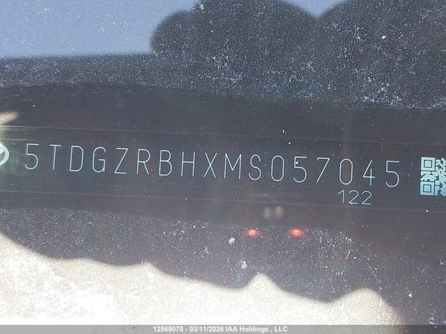 5TDGZRBHXMS057045 Toyota Highlander Xle