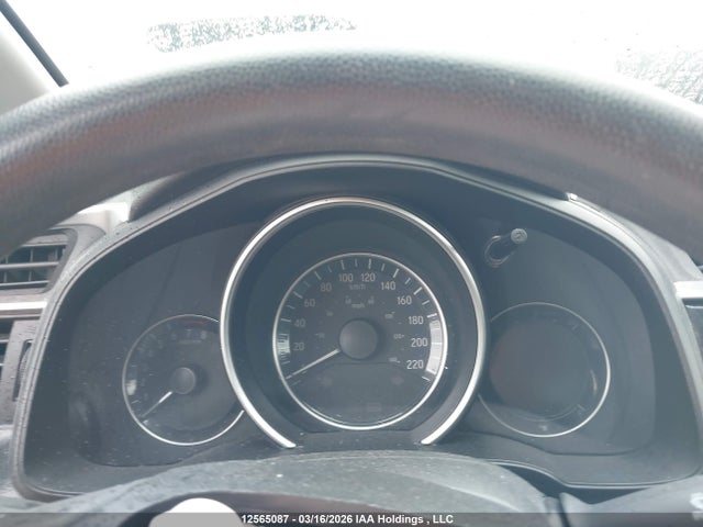Продажа на аукционе авто 2015 Honda Fit Lx, vin: 3HGGK5H54FM105928, номер лота: 12565087