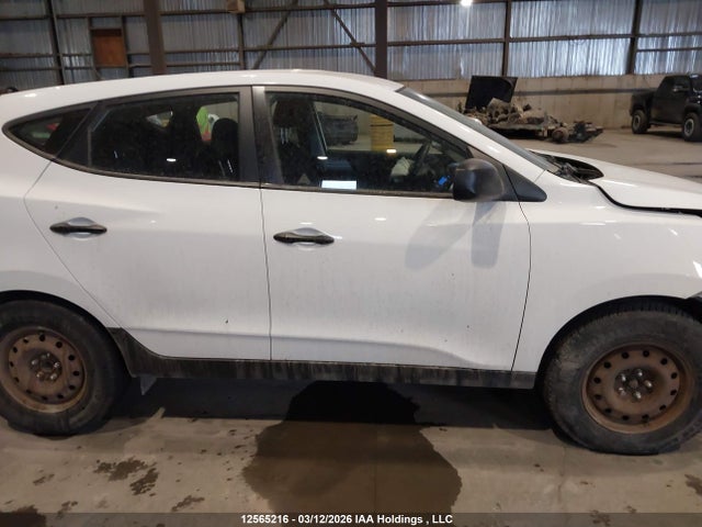 KM8JT3AF5FU959942 Hyundai Tucson Gl