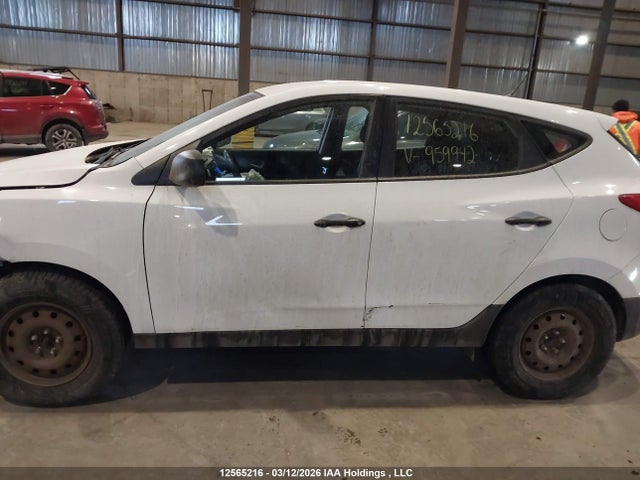 KM8JT3AF5FU959942 Hyundai Tucson Gl