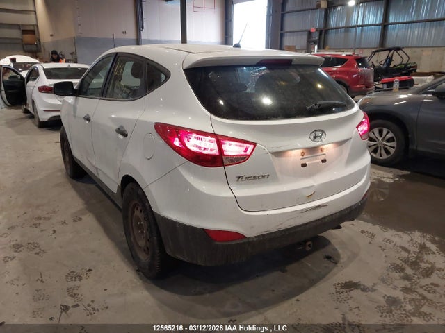 KM8JT3AF5FU959942 Hyundai Tucson Gl