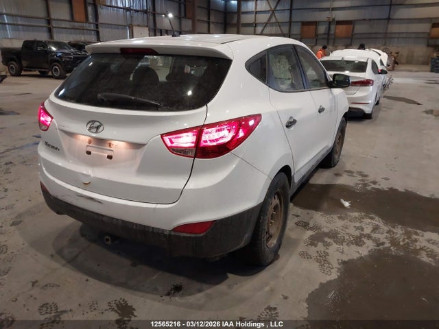 KM8JT3AF5FU959942 Hyundai Tucson Gl
