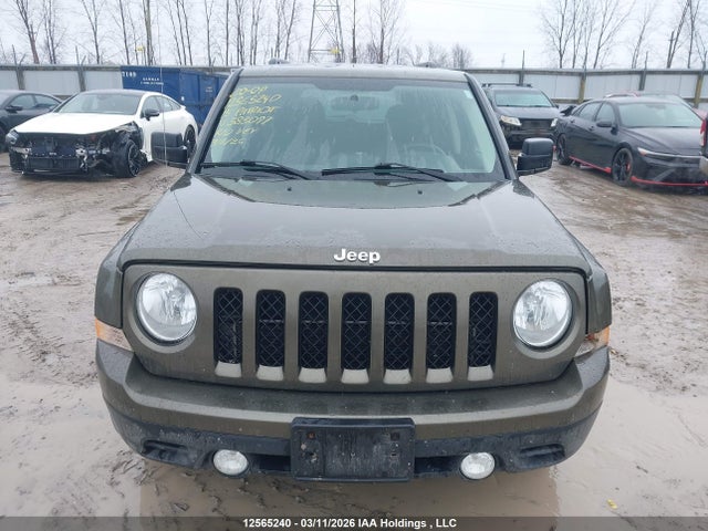 12565240 :رقم المزاد ، 1C4NJRAB1FD383097 vin ، 2015 Jeep Patriot Sport/north مزاد بيع