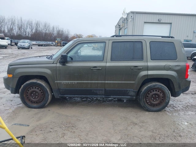 12565240 :رقم المزاد ، 1C4NJRAB1FD383097 vin ، 2015 Jeep Patriot Sport/north مزاد بيع
