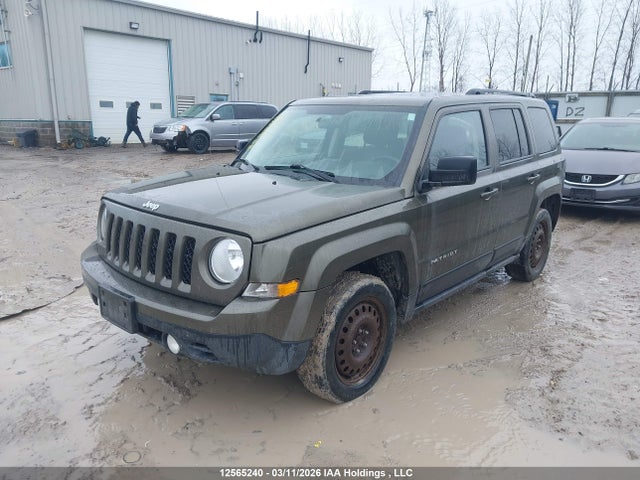 12565240 :رقم المزاد ، 1C4NJRAB1FD383097 vin ، 2015 Jeep Patriot Sport/north مزاد بيع