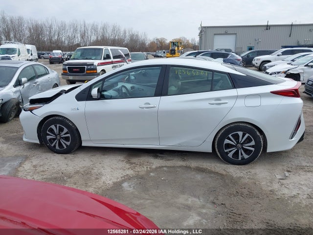 Toyota Prius Prime Upgrade 2022 JTDKAMFP6N3218211 Image 13