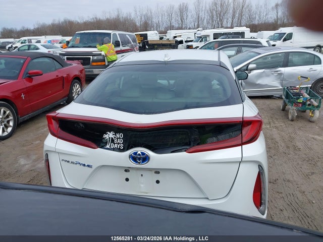 Toyota Prius Prime Upgrade 2022 JTDKAMFP6N3218211 Image 15