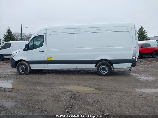 W1Y4KCHY9RP692590 Mercedes-Benz Sprinter 2500