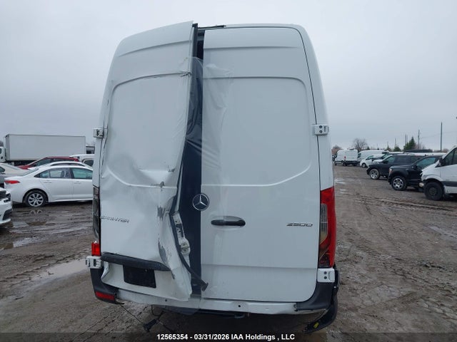 W1Y4KCHY9RP692590 Mercedes-Benz Sprinter 2500