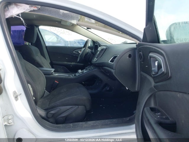 Продажа на аукционе авто 2015 Chrysler 200, vin: 1C3CCCFB6FN667055, номер лота: 12565509