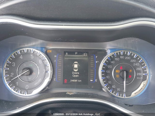 Продажа на аукционе авто 2015 Chrysler 200, vin: 1C3CCCFB6FN667055, номер лота: 12565509