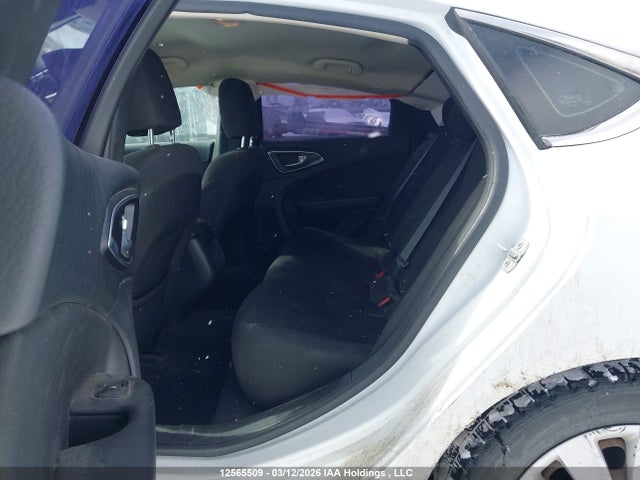 Продажа на аукционе авто 2015 Chrysler 200, vin: 1C3CCCFB6FN667055, номер лота: 12565509