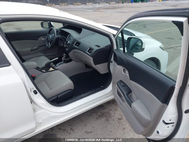 Продажа на аукционе авто 2015 Honda Civic Lx, vin: 2HGFB2F45FH016842, номер лота: 12565516