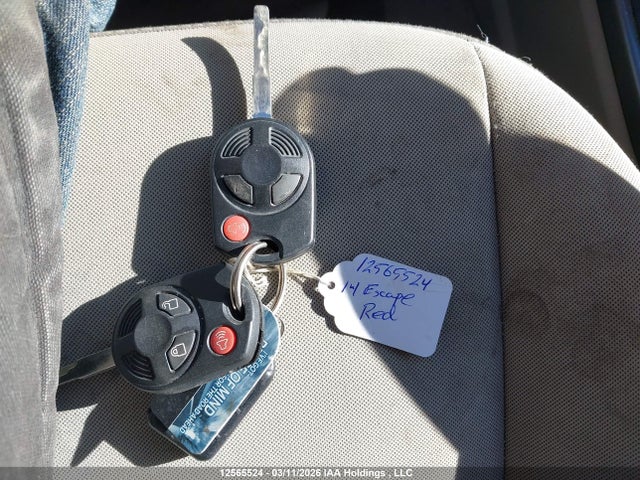 2014 Ford Escape Se მანქანა იყიდება აუქციონზე, vin: 1FMCU9GX4EUB87960, აუქციონის ნომერი: 12565524
