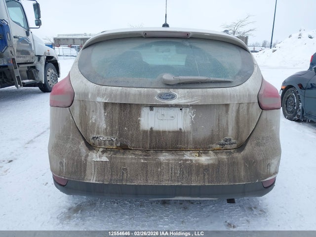 12554646 :رقم المزاد ، 1FADP3K28FL303232 vin ، 2015 Ford Focus Se مزاد بيع