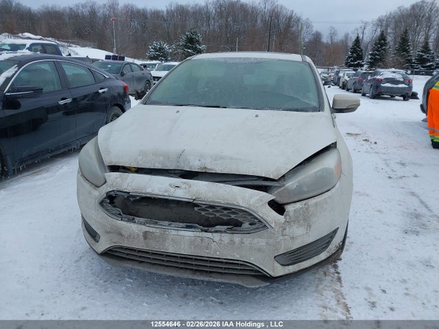 12554646 :رقم المزاد ، 1FADP3K28FL303232 vin ، 2015 Ford Focus Se مزاد بيع