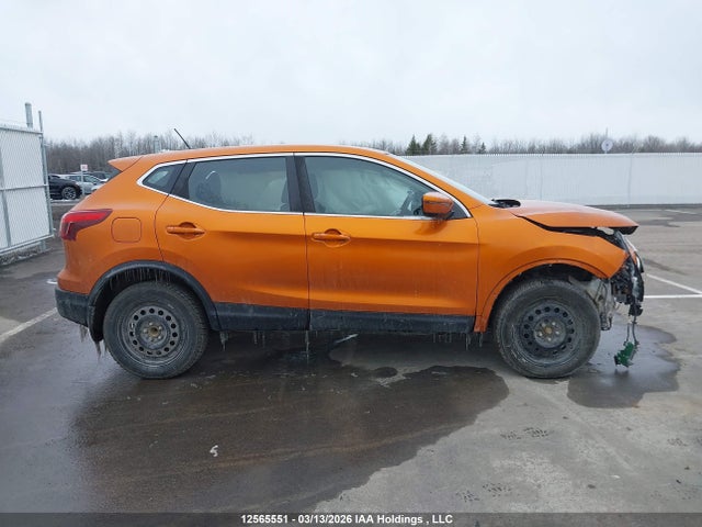 2017 Nissan Qashqai მანქანა იყიდება აუქციონზე, vin: JN1BJ1CP7HW018897, აუქციონის ნომერი: 12565551