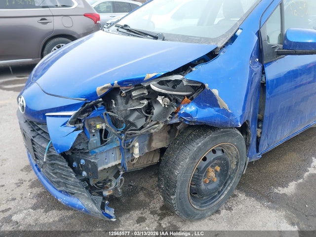 VNKKTUD35JA089238 Toyota YARIS LE