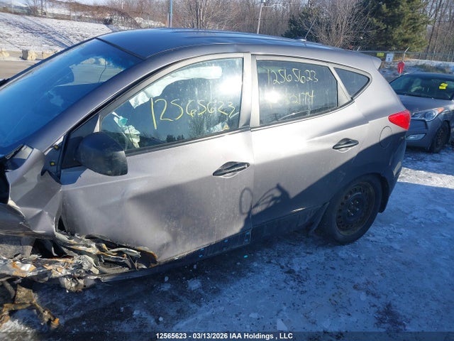 KM8JTCAF9FU052174 Hyundai Tucson Gl